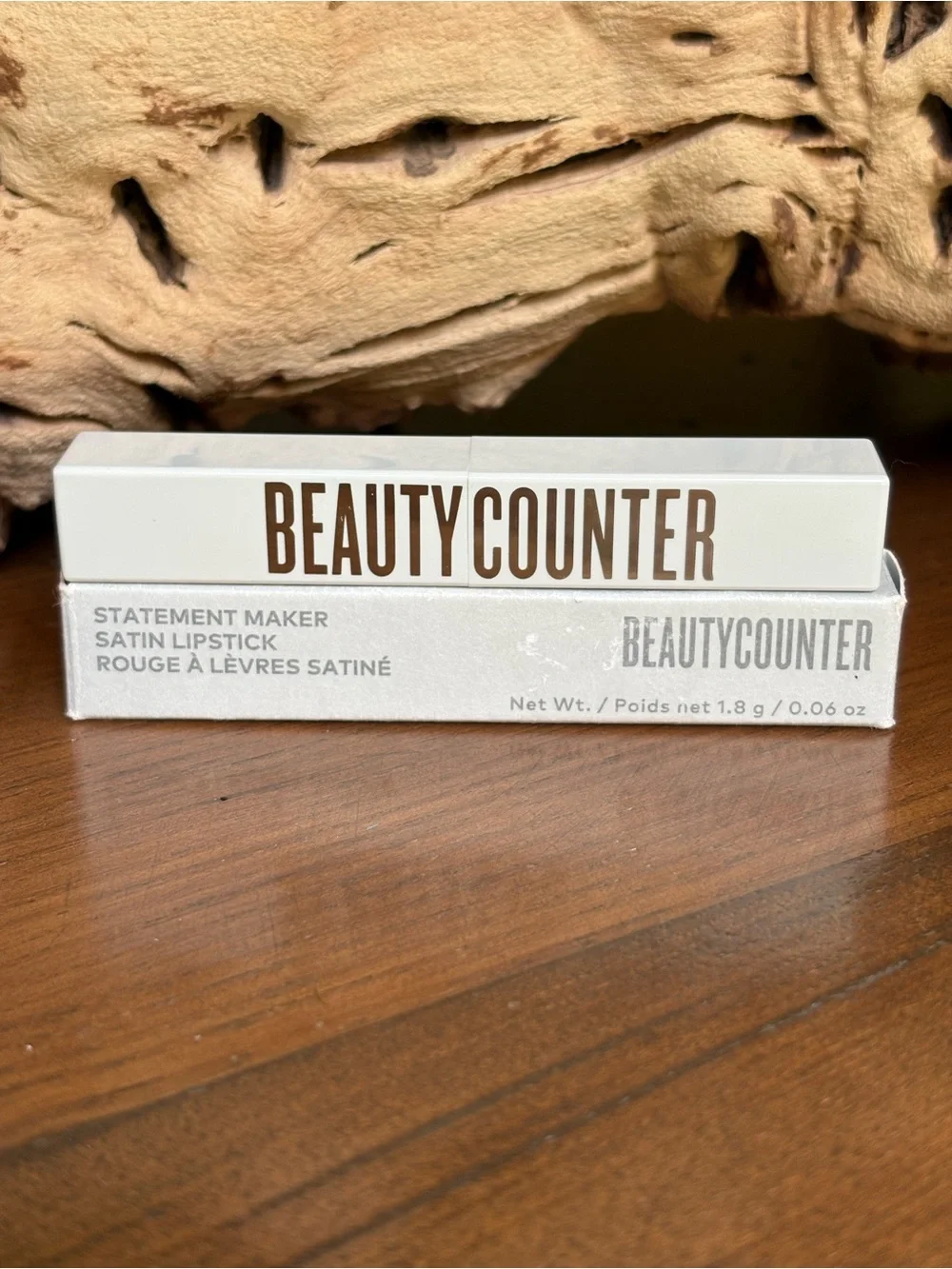 Beautycounter Statement Maker Satin Lipstick Electric GU3 0.06 oz NEW